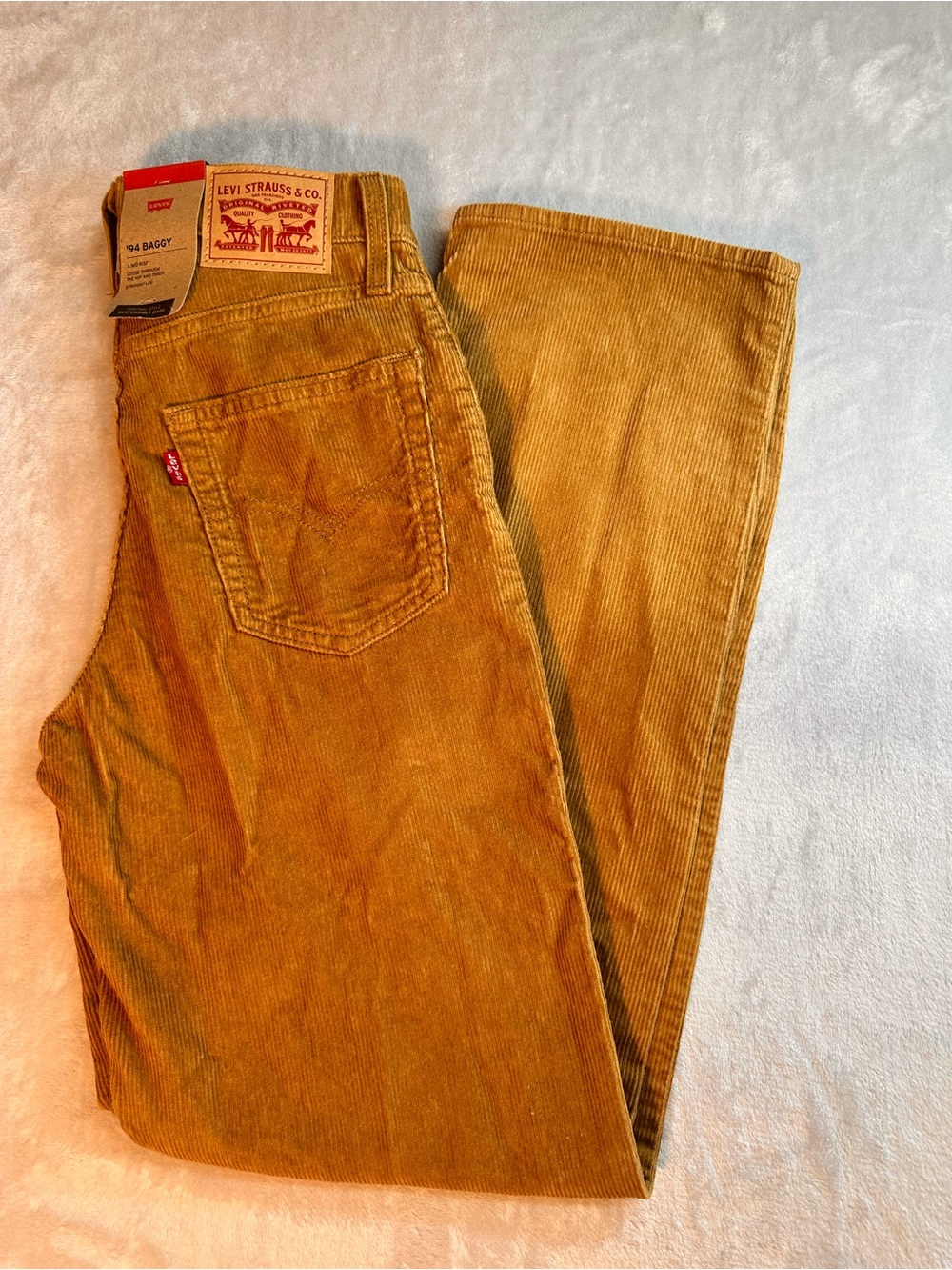 Levi’s 94 Baggy Corduroy Pants Women’s Size 24x31 Brown Tan Mid Rise NWT